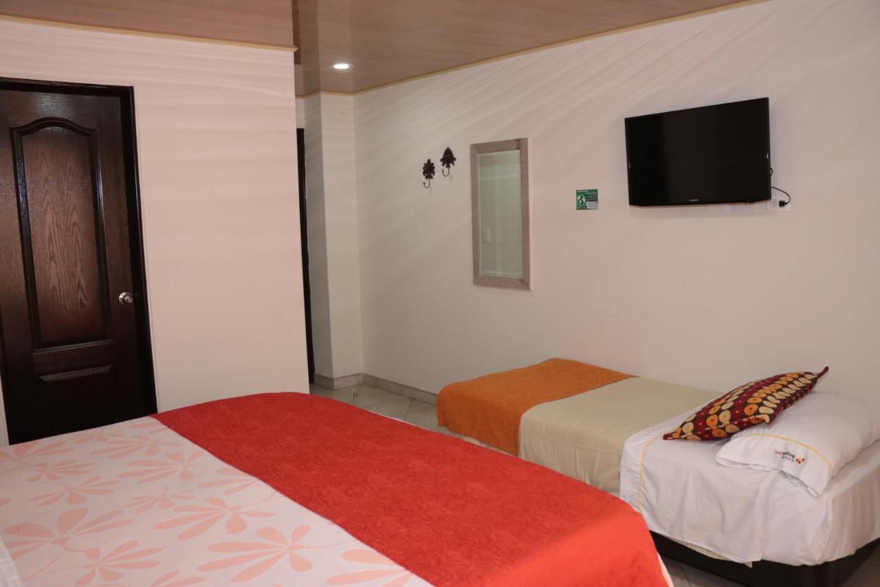 Hoteles Bogota Inn El Lago Country Zona Rosa Екстериор снимка