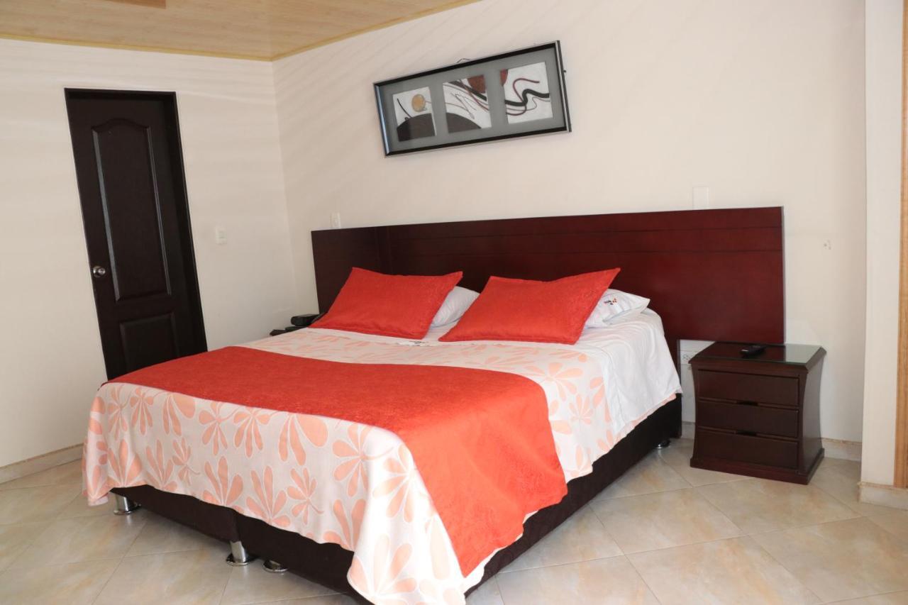 Hoteles Bogota Inn El Lago Country Zona Rosa Екстериор снимка