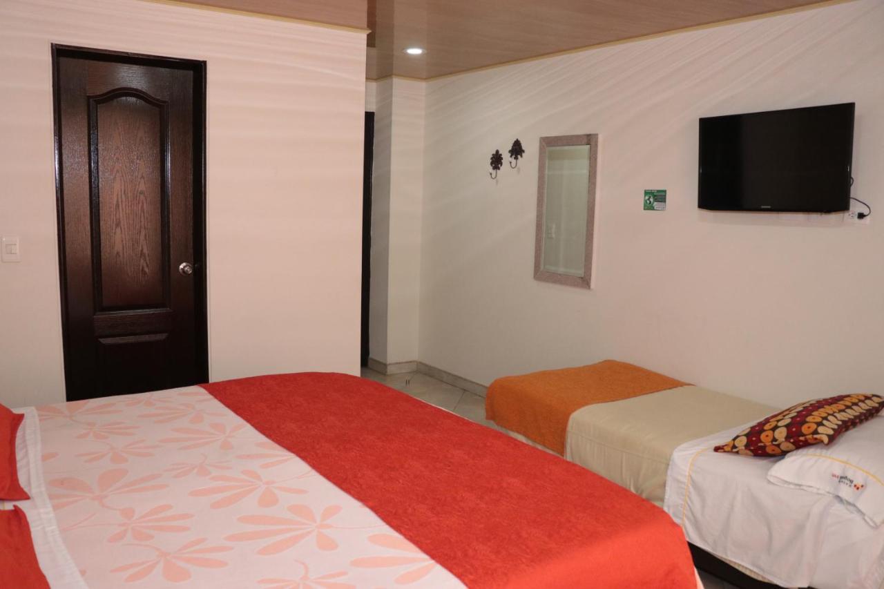 Hoteles Bogota Inn El Lago Country Zona Rosa Екстериор снимка