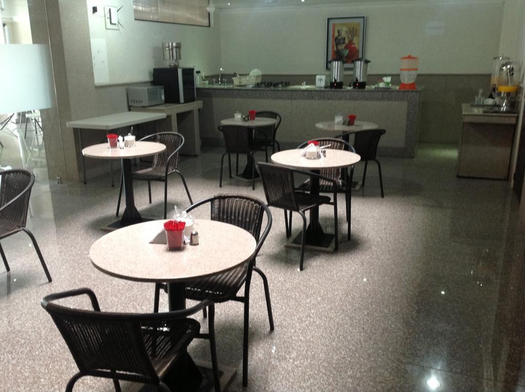 Hoteles Bogota Inn El Lago Country Zona Rosa Екстериор снимка